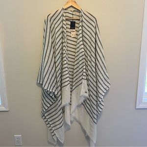 NWT Calla by Carrie Underwood cover up / sarong / travel wrap scarf. OS.